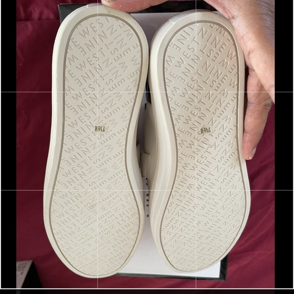 NINE WEST SNEAKERS - Picture 4 of 4